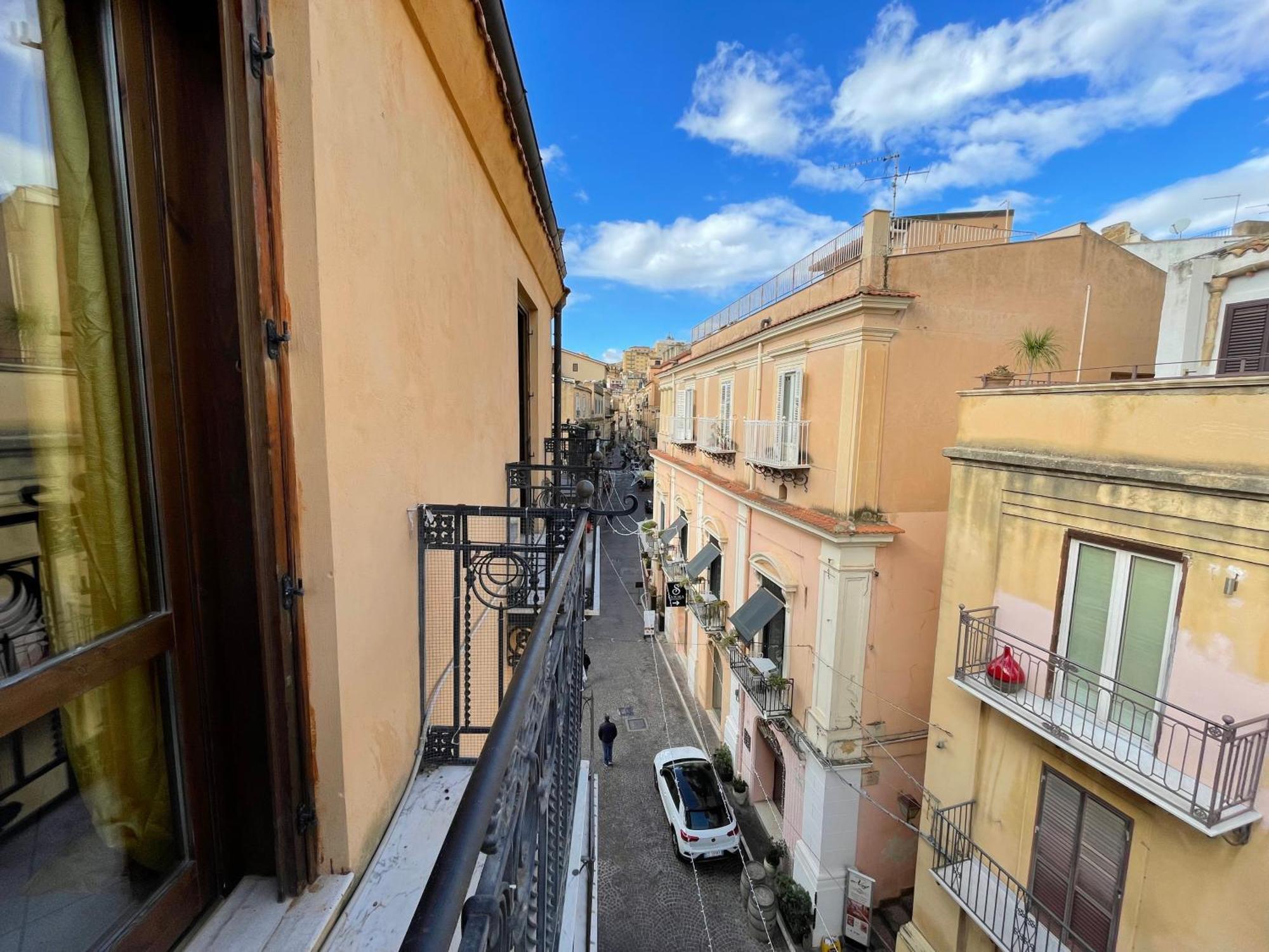 2 Apartments - Akragas Home 1 & 2 On Via Atenea City Center With View Agrigente Extérieur photo